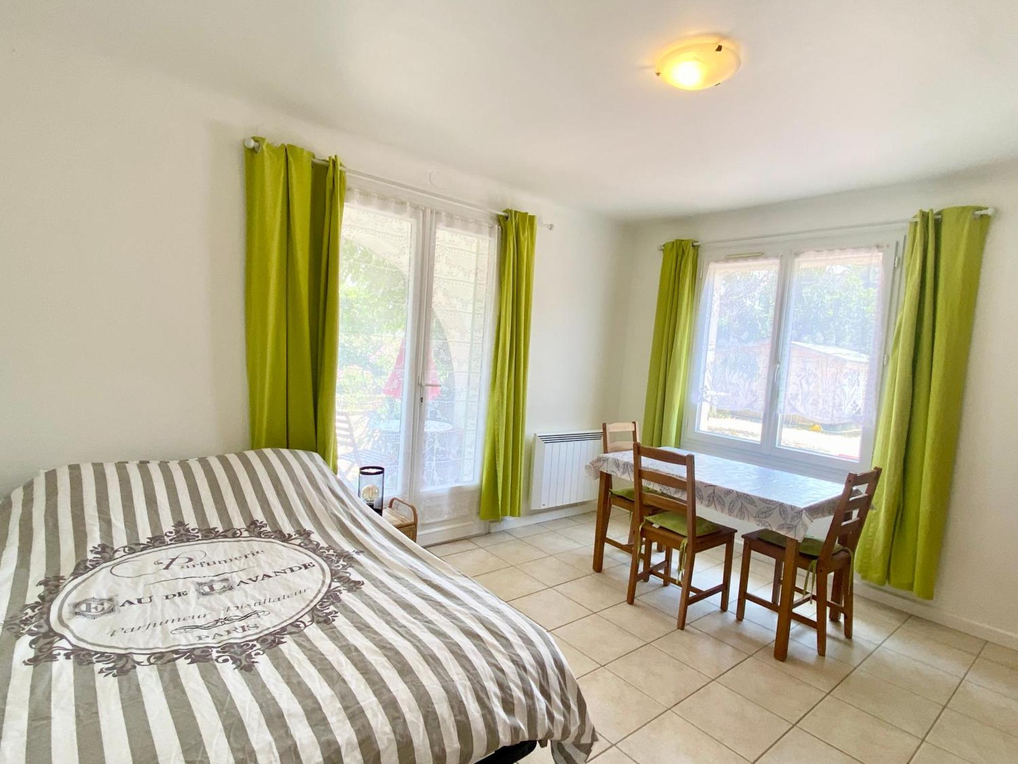 Chez Madou, T1 En Bas De Villa Et Rez De Jardin A 900M De La Mer Et Des Commerces Fréjus Dış mekan fotoğraf